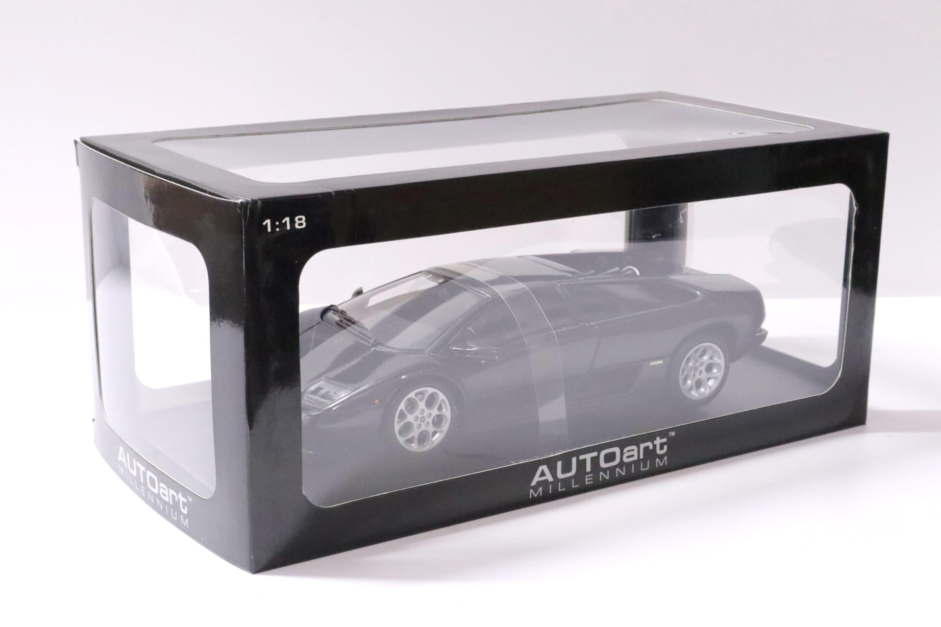 1:18 AUTOart Lamborghini Diablo 6.0 black 74528