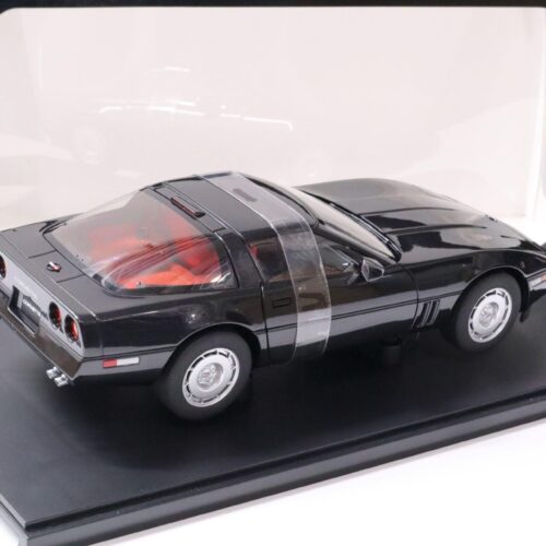 1:18 AUTOart Chevrolet Corvette C4 black metallic/ red 1986