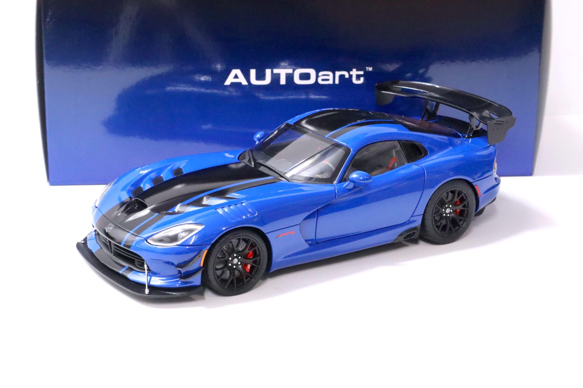 1:18 AUTOart Dodge Viper ACR 2017 Competition blue/ w. black stripes