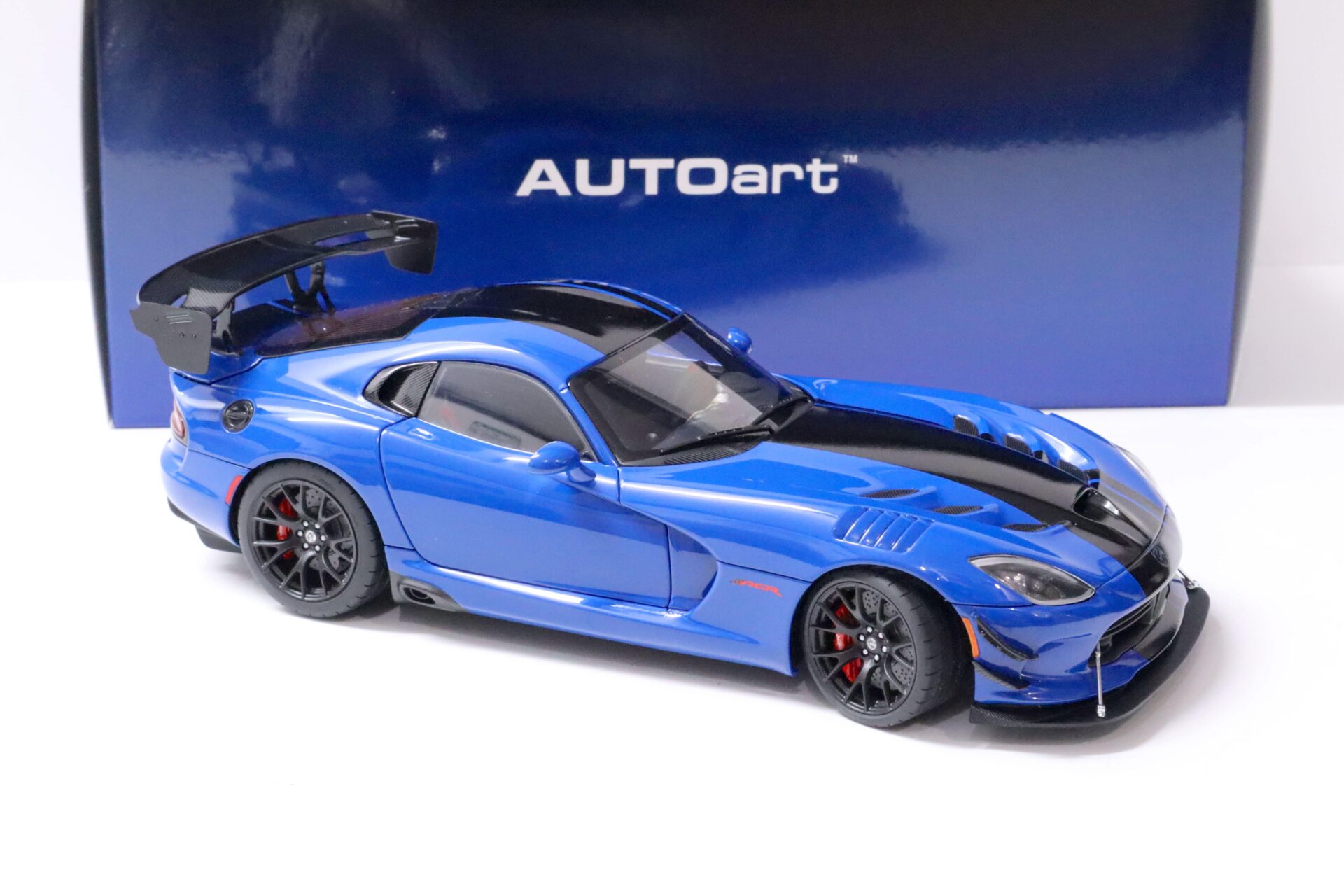 1:18 AUTOart Dodge Viper ACR 2017 Competition blue/ w. black stripes