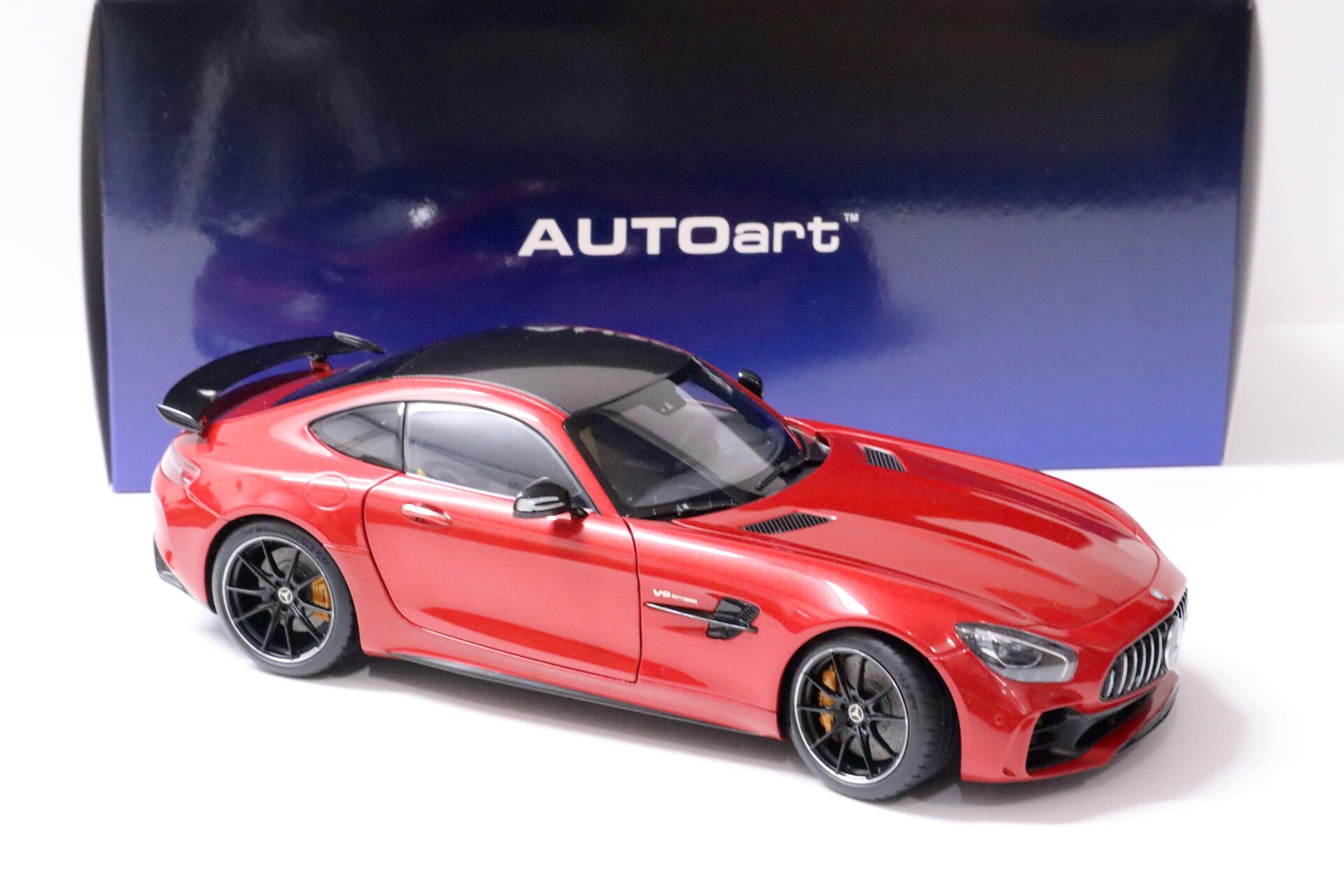 1:18 AUTOart Mercedes AMG GT R Designo Cardinal red metallic 76331