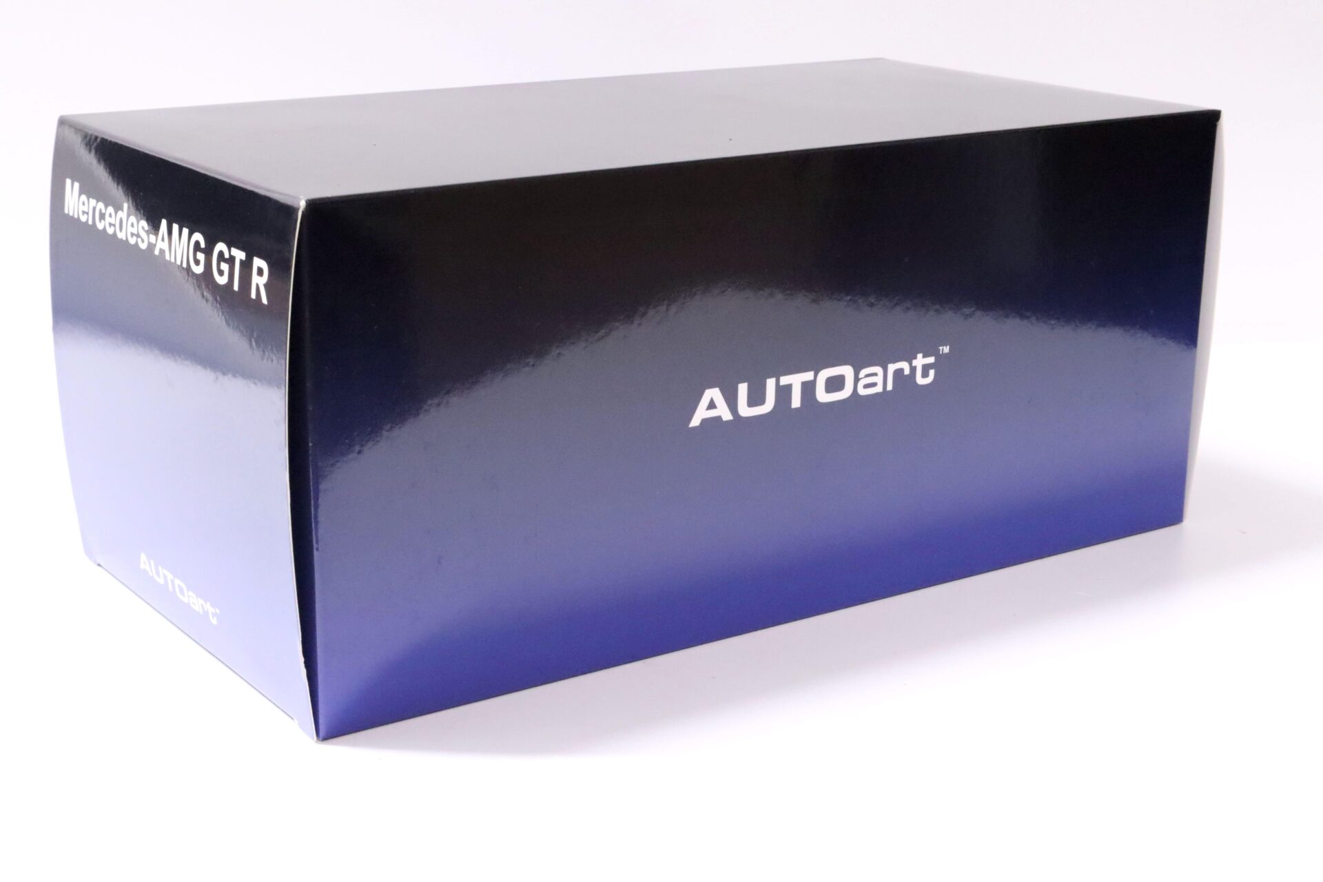 1:18 AUTOart Mercedes AMG GT R Designo Cardinal red metallic 76331