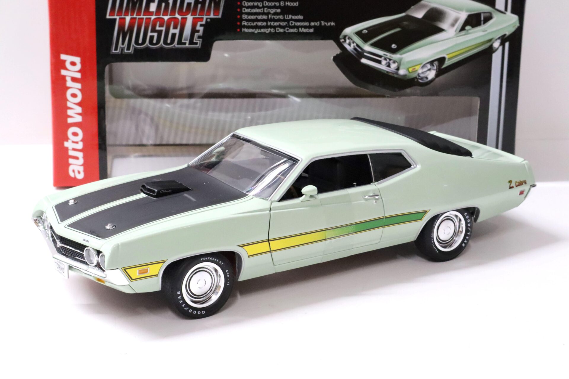 1:18 Auto World 1971 Ford Torino Cobra Coupe light green