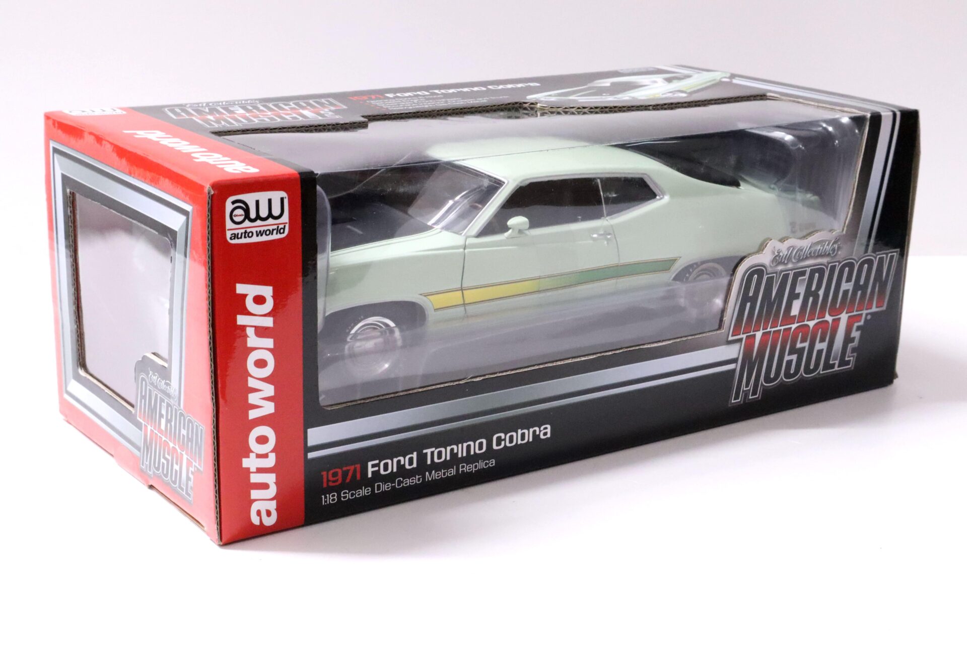 1:18 Auto World 1971 Ford Torino Cobra Coupe light green
