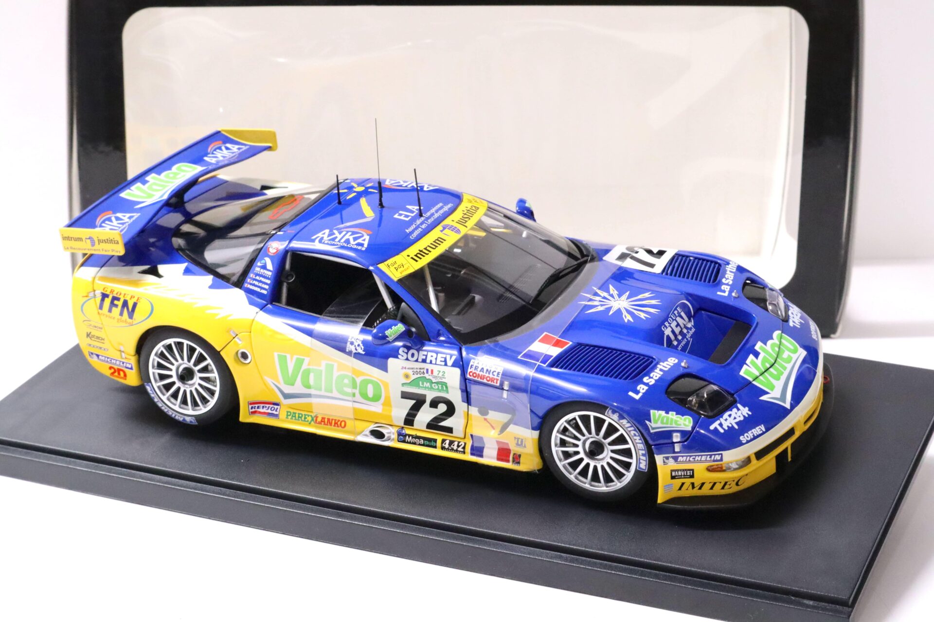 1:18 AUTOart Chevrolet Corvette C5R 24h LeMans 2006 - 3rd Place GT1 Class #72