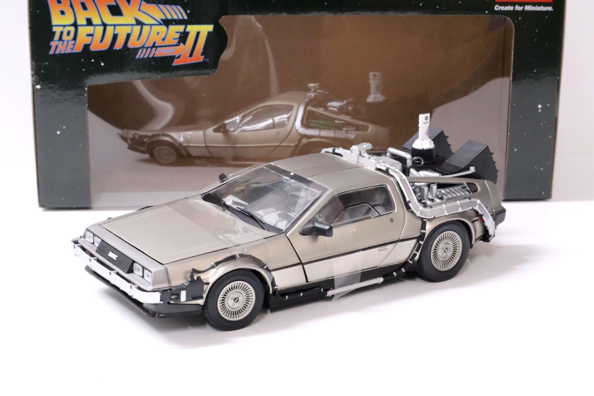 ID 63709 orig.jpg 1:18 Sun Star 1983 Delorean DMC-12 Time Machine Back to the Future 2