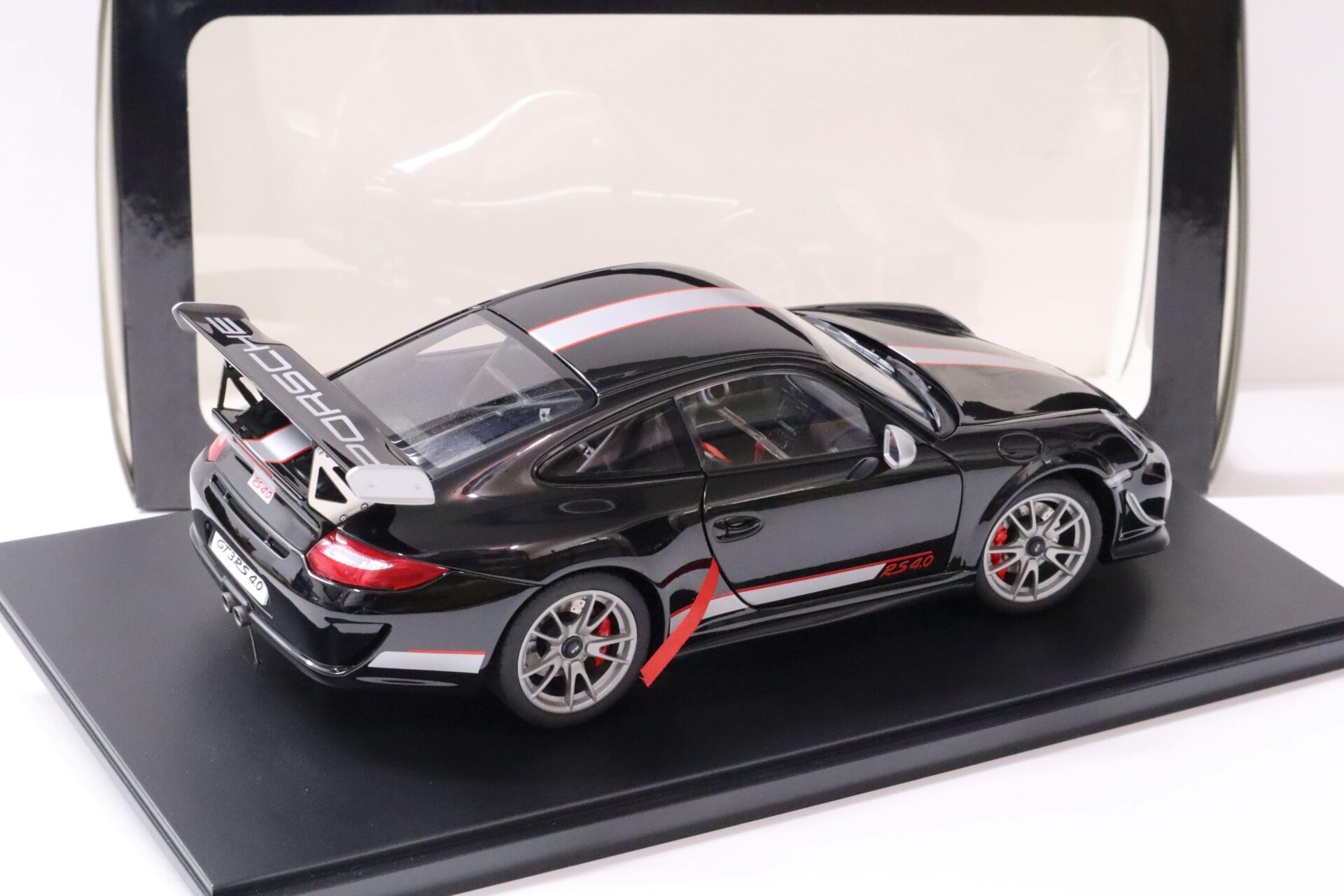 1:18 AUTOart Porsche 911 (997) GT3 RS 4.0 Gloss black/ silver stripe 78146