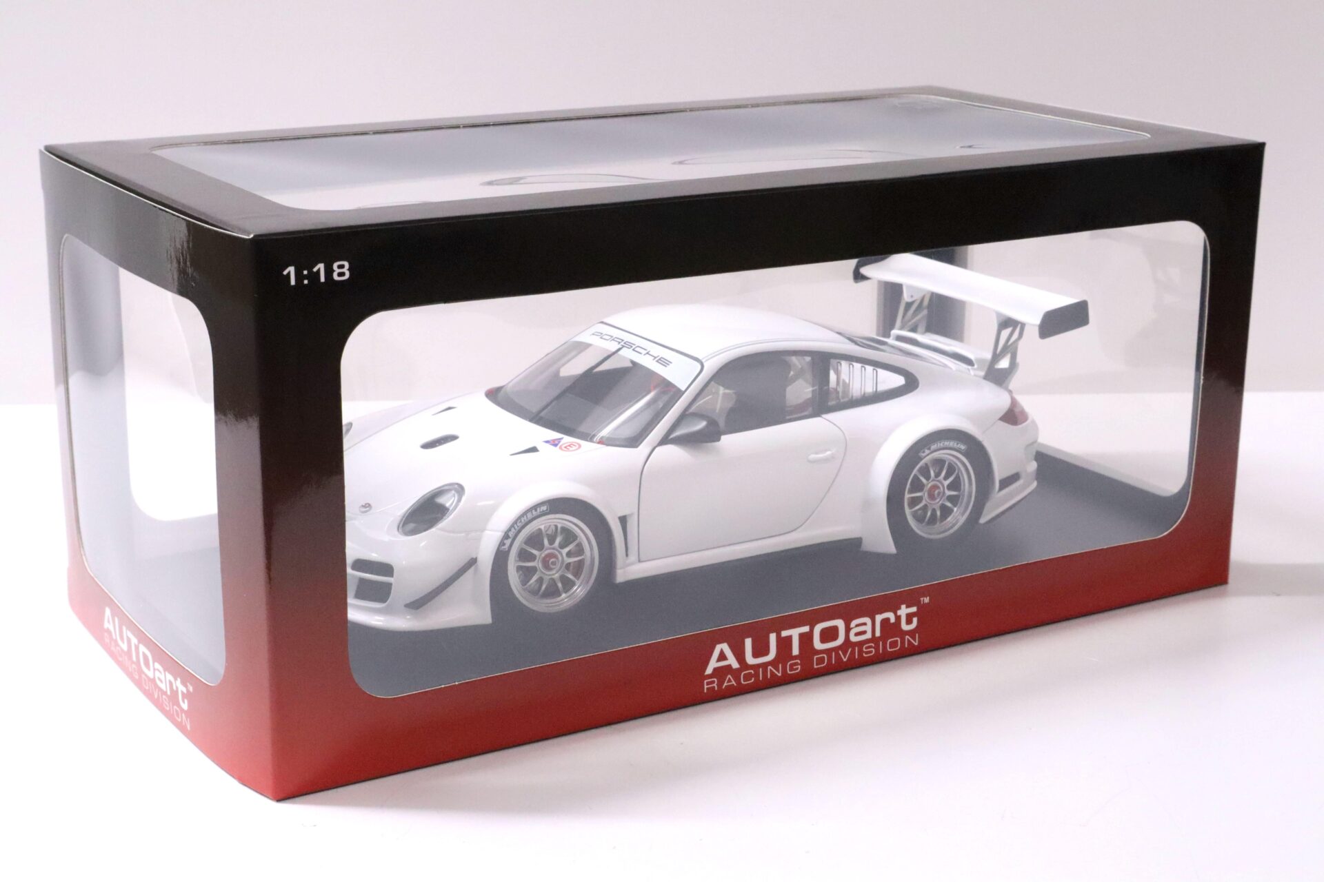 1:18 AUTOart Porsche 911 (997) GT3 R Plain Body Version white 81070
