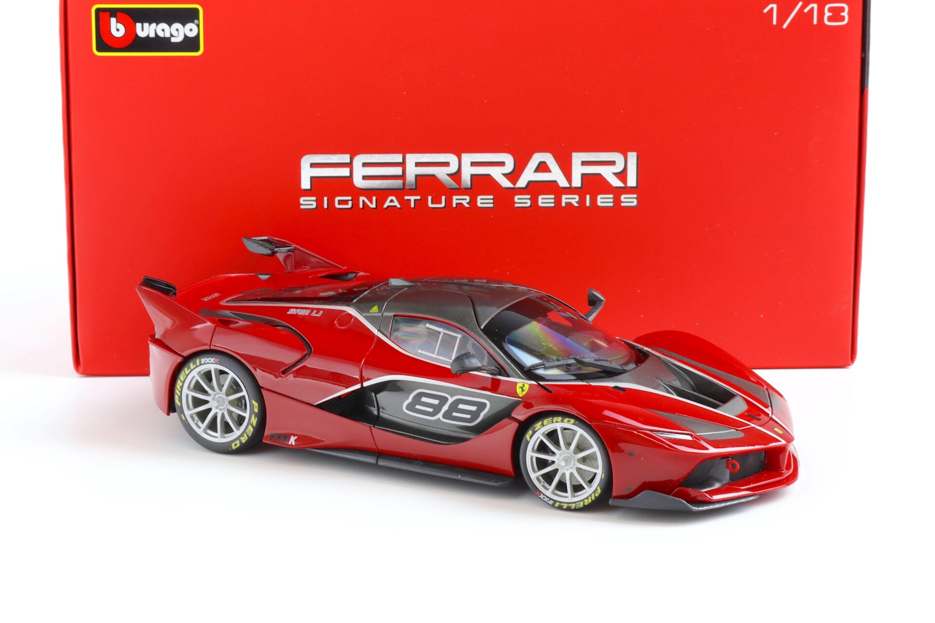 1:18 Bburago Signature Ferrari FXX K red/ black #88