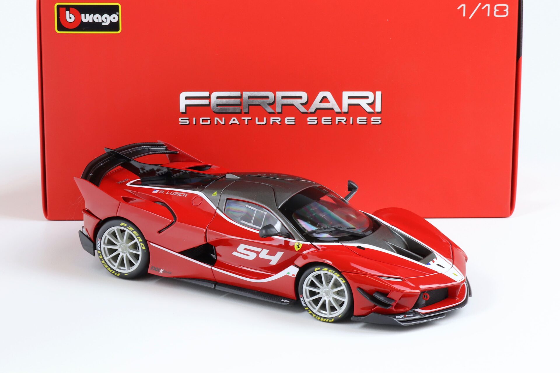 1:18 Bburago Signature Ferrari FXX K EVO red/ black #54