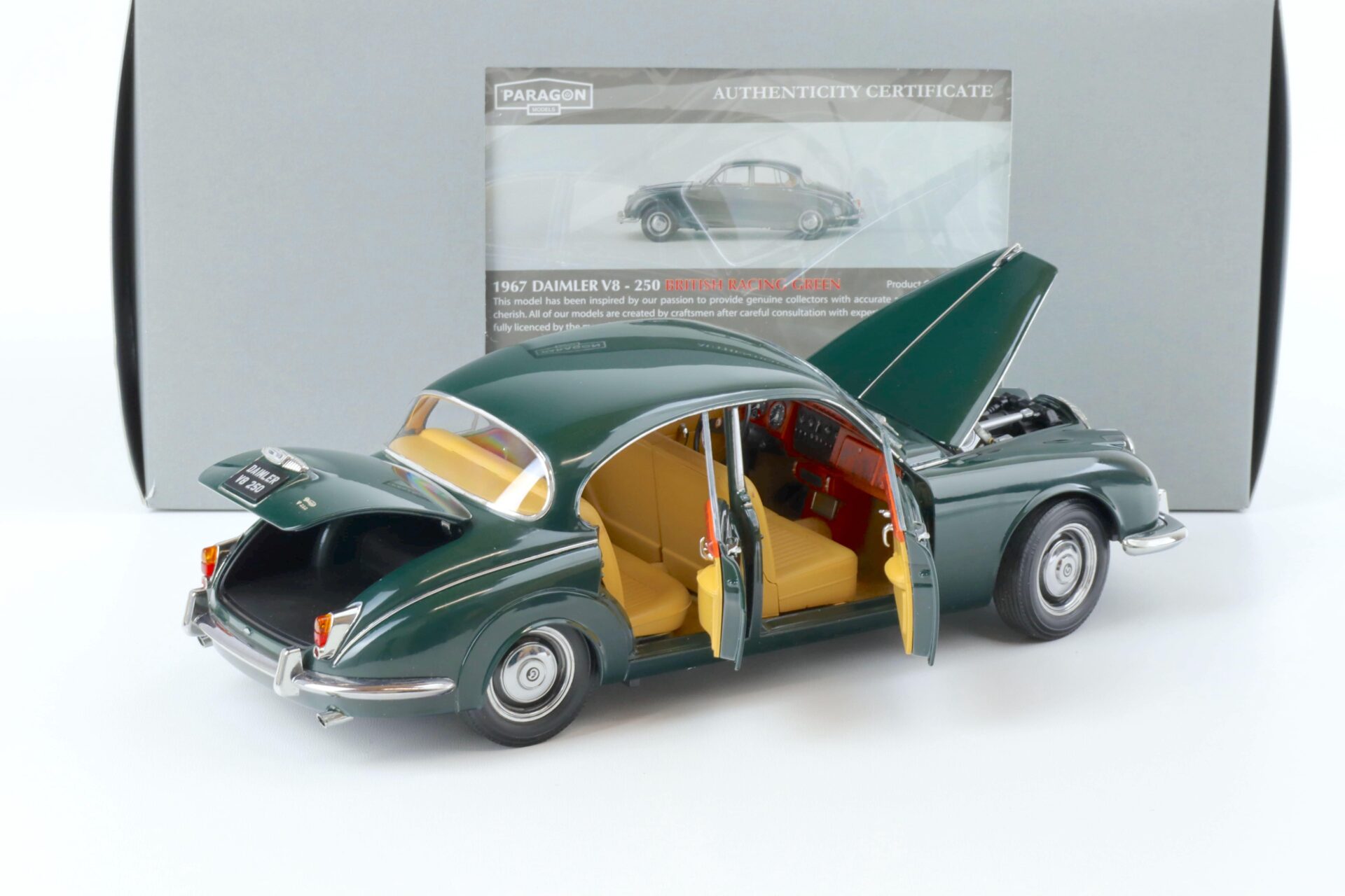1:18 Paragon Daimler 250 V8 LHD British Racing green 1967