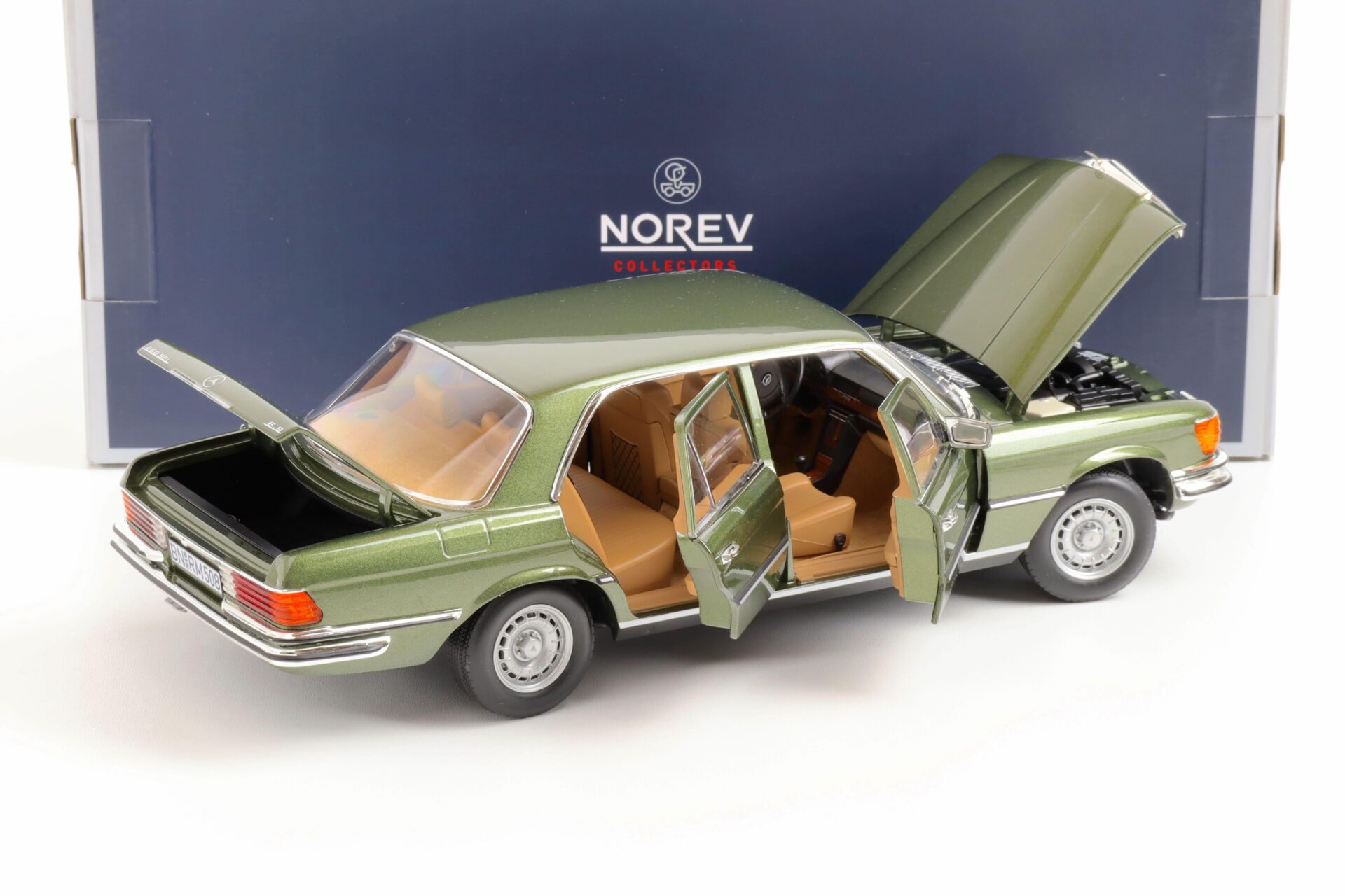 1:18 Norev Mercedes 450 SEL 6.9 1976 green metallic