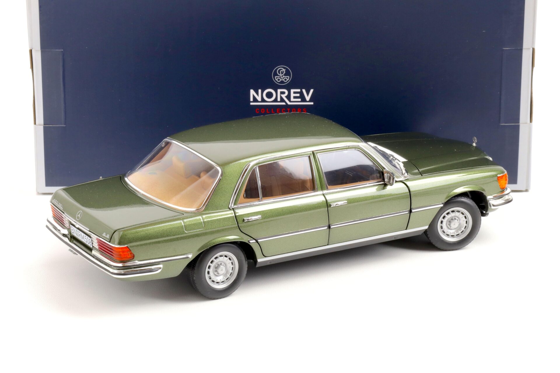 1:18 Norev Mercedes 450 SEL 6.9 1976 green metallic