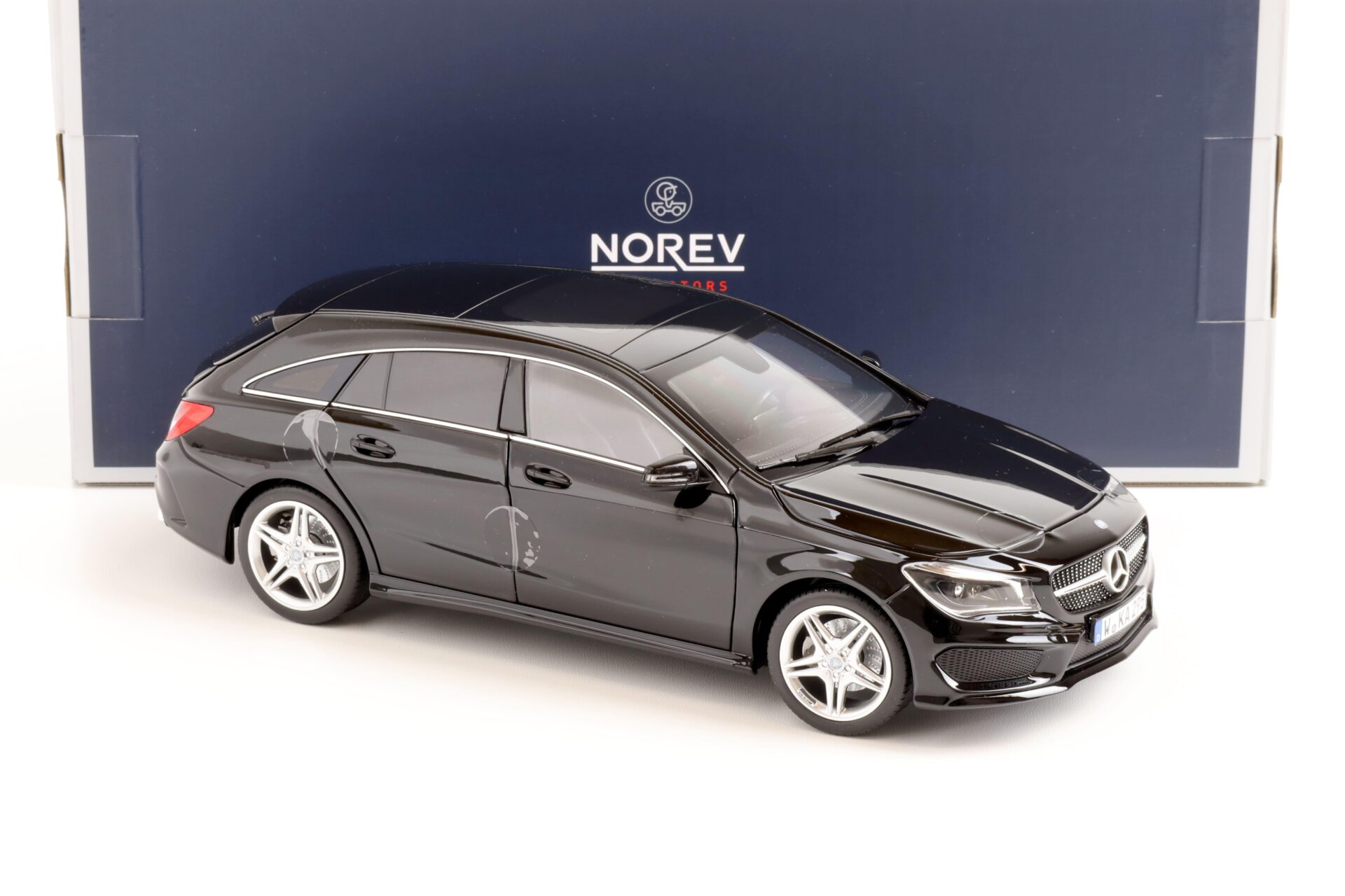 1:18 Norev Mercedes CLA Shooting Brake black 2015