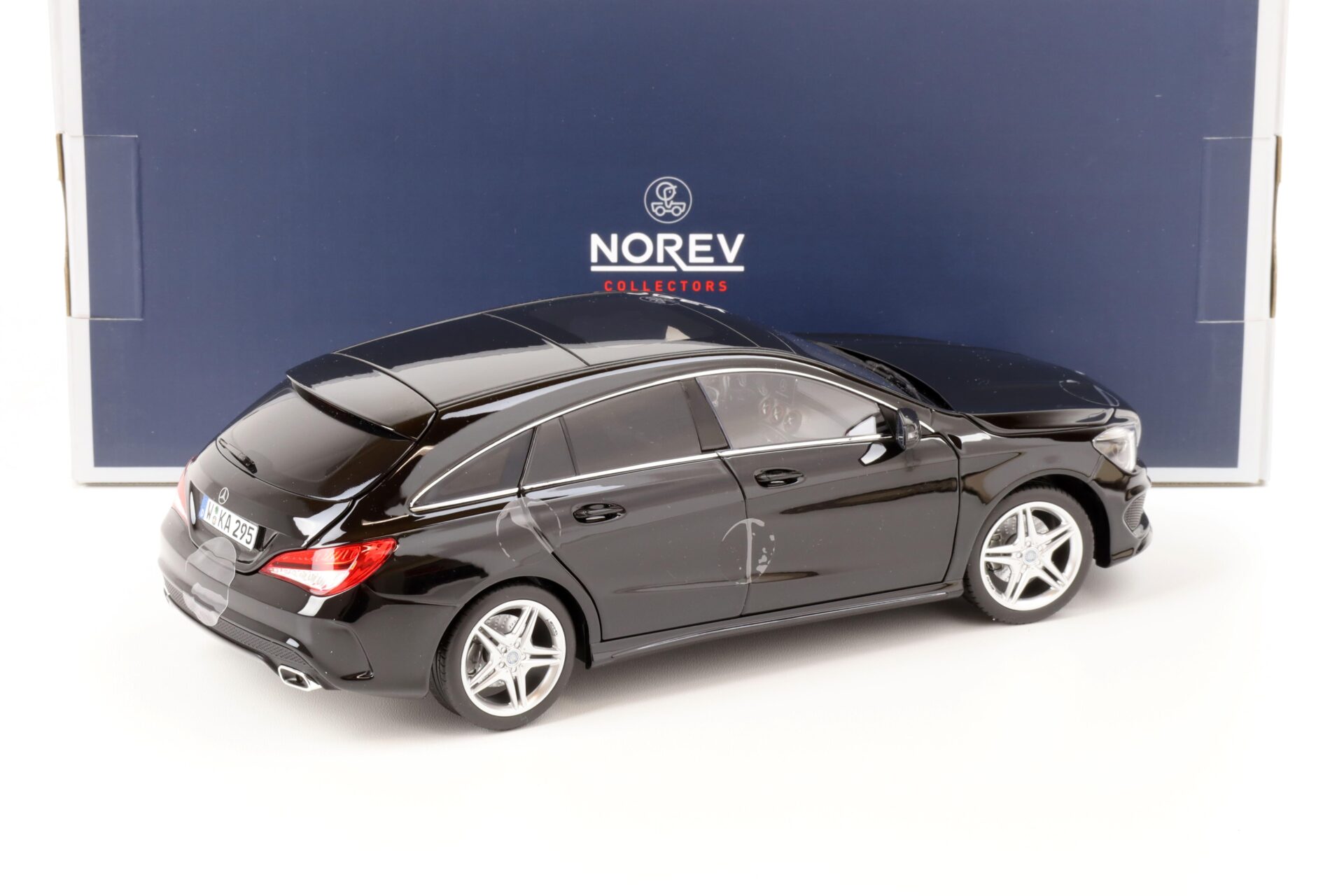 1:18 Norev Mercedes CLA Shooting Brake black 2015