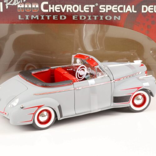 1:18 Welly 1941 Retro Rod Chevrolet Special Deluxe Convertible grey/ red