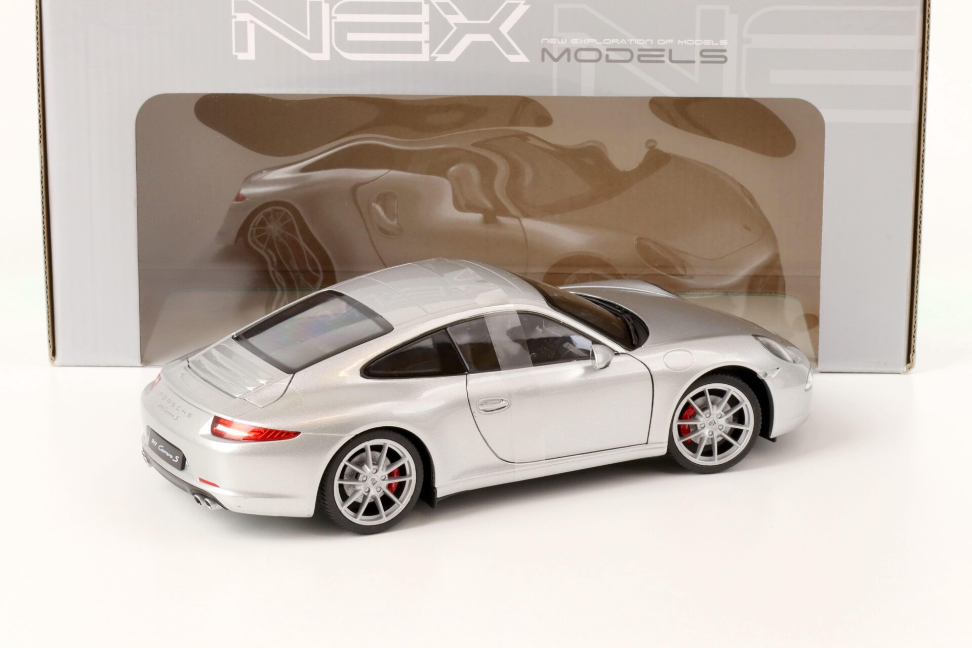 1:18 Welly Porsche 911 (991) Carrera S Coupe silver metallic