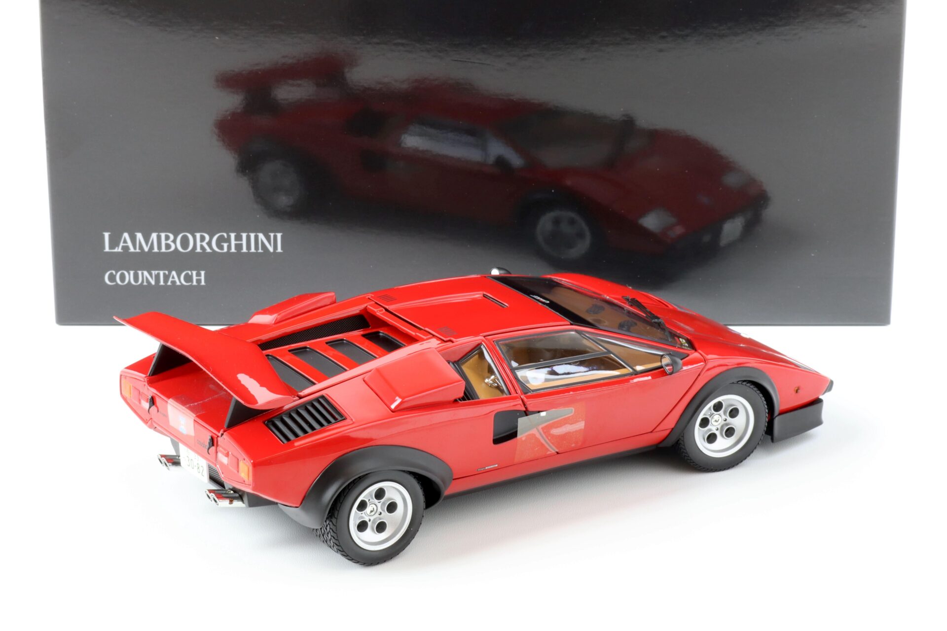 1:18 Kyosho Lamborghini Countach Walter Wolf red/ black 08320A