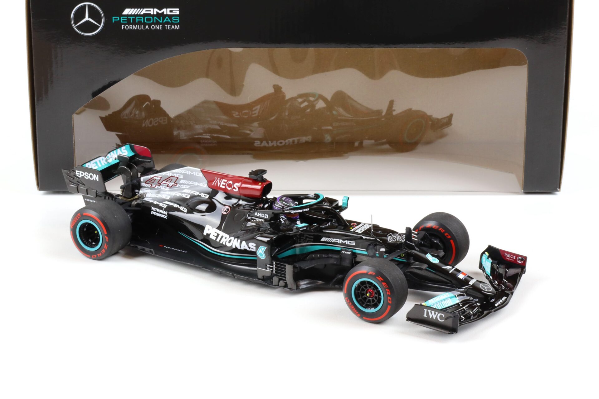 1:18 Minichamps Mercedes-AMG Petronas F1 W12 E Hamilton 100th Pole Spanish GP 2021
