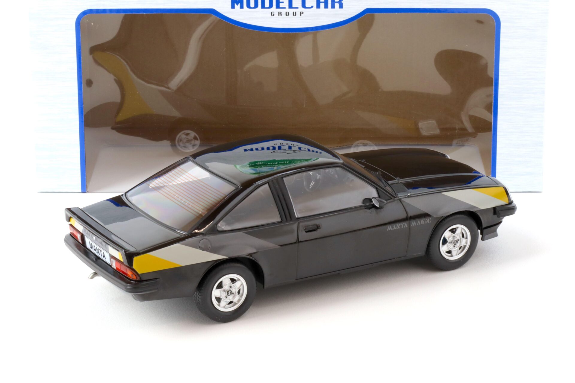 1:18 MCG Opel Manta B Coupe Black Magic 1980