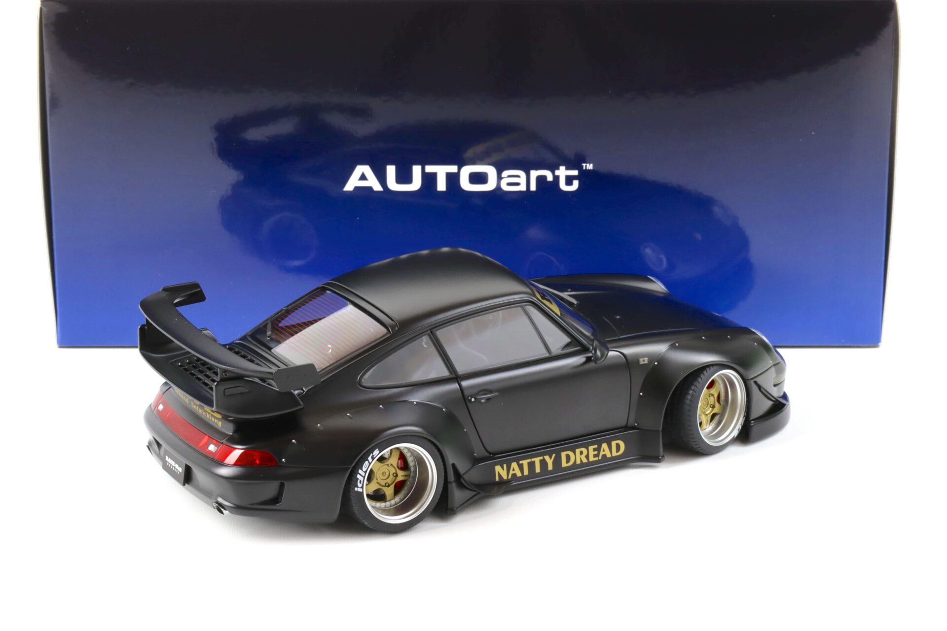 1:18 AUTOart Porsche 911 (993) RWB 993 matt black/ gold wheels