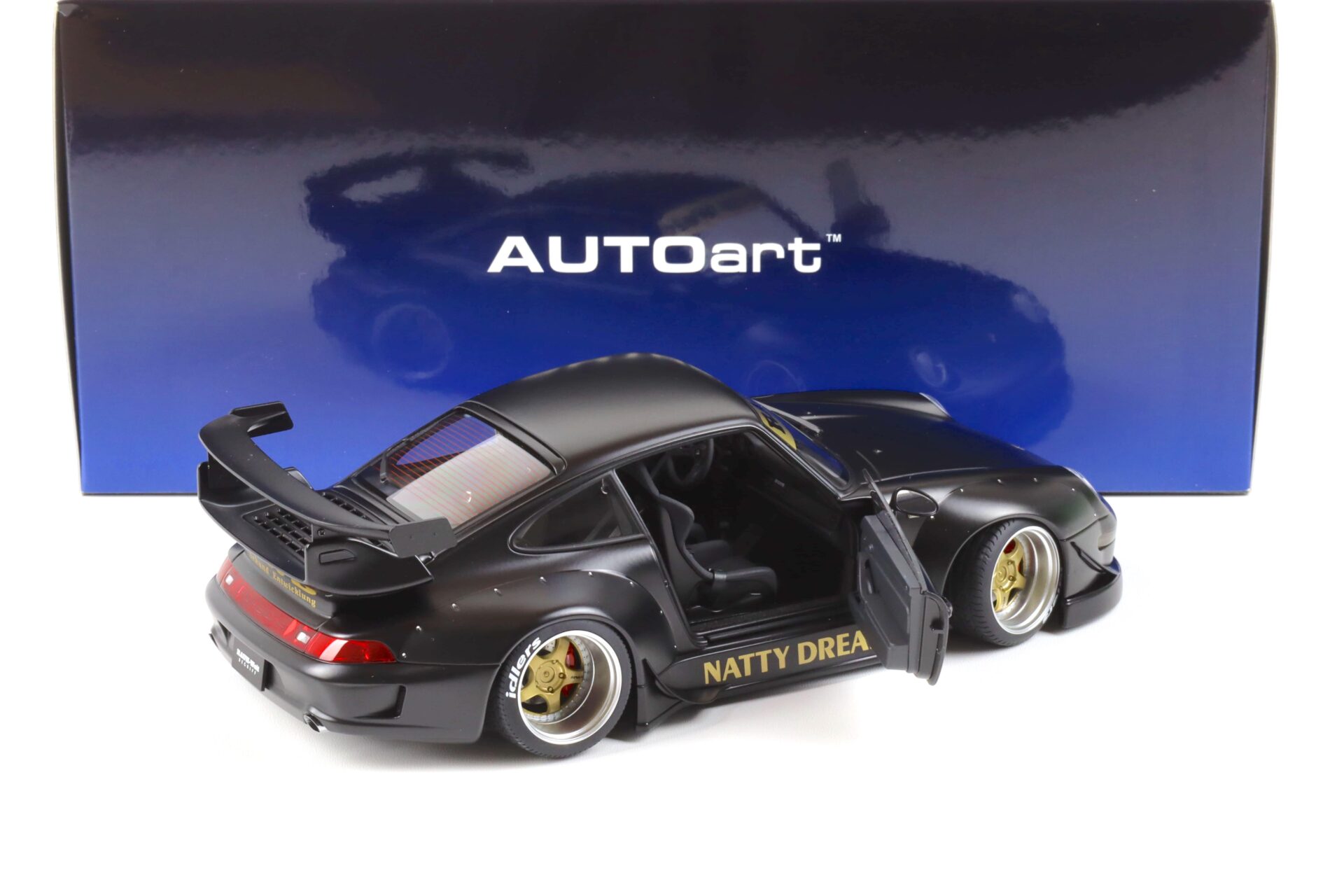 1:18 AUTOart Porsche 911 (993) RWB 993 matt black/ gold wheels