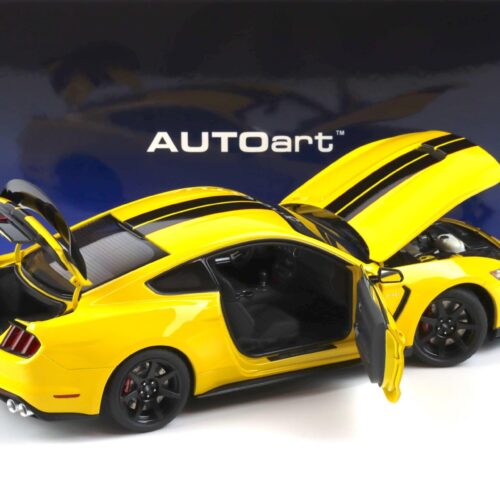 1:18 AUTOart Ford Shelby GT-350R Coupe Triple yellow/ black stripes 72932