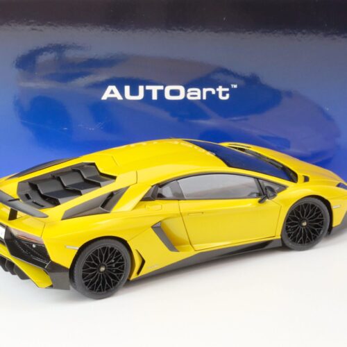 1:18 AUTOart Lamborghini Aventador LP750-4 SV New Giallo Orion/ pearl yellow