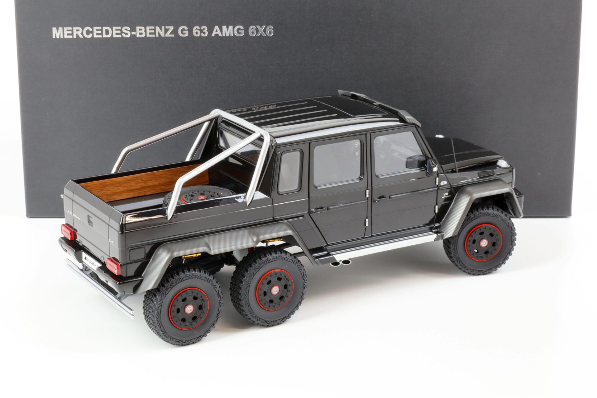 1:18 AUTOart Mercedes G63 AMG 6x6 Gloss black 76306