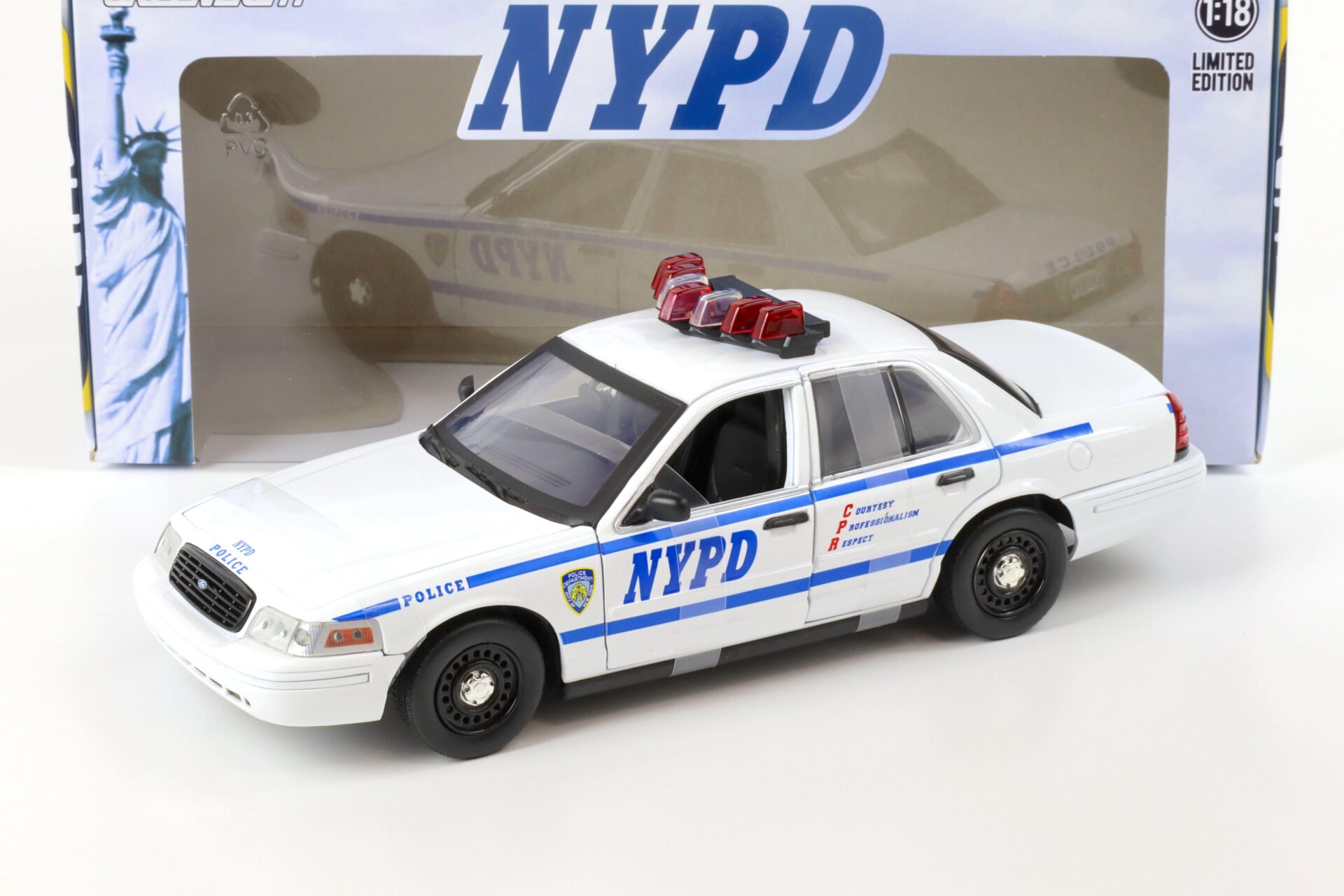 1:18 Greenlight Ford Crown Victoria Police Intercopter NYPD New York City Police