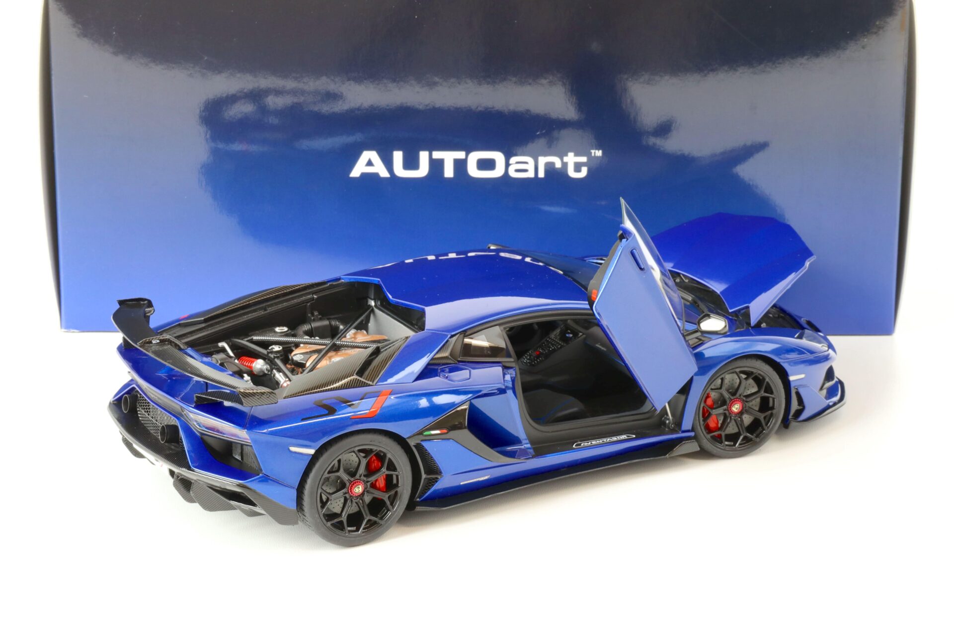 1:18 AUTOart Lamborghini Aventador SVJ 2019 blu Nethuns/ metallic