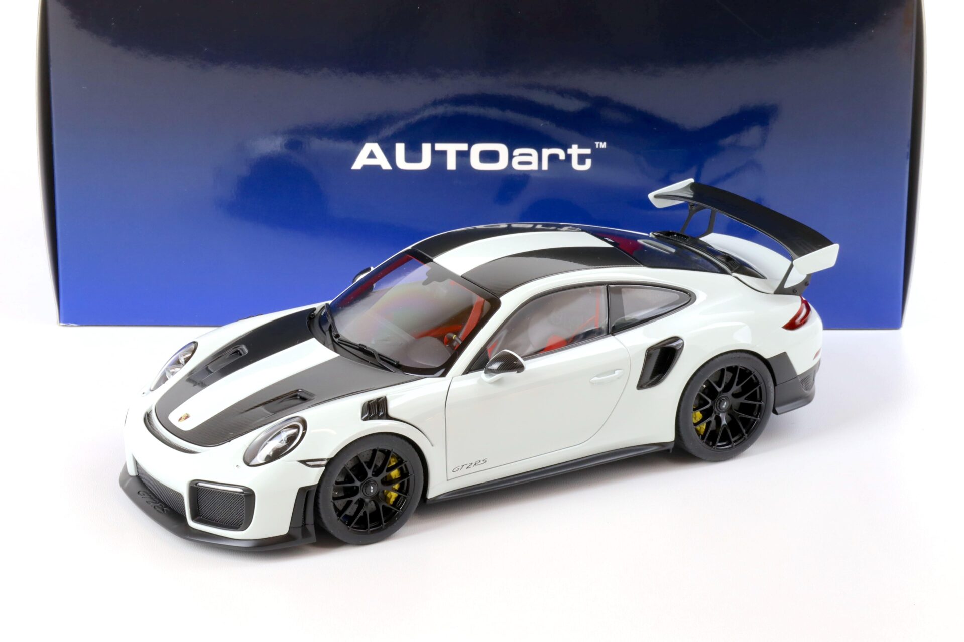 1:18 AUTOart Porsche 911 (991.2) GT2 RS 2017 Weissach Package white/ Magnesium alloy wheels