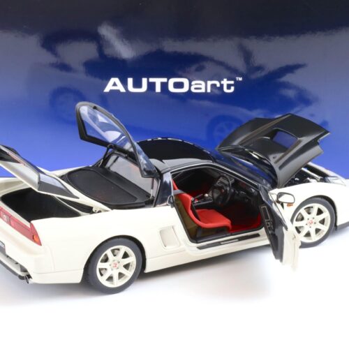 1:18 AUTOart Honda NSX-R (NA2) 2019 Championship white/ black Carbon fiber