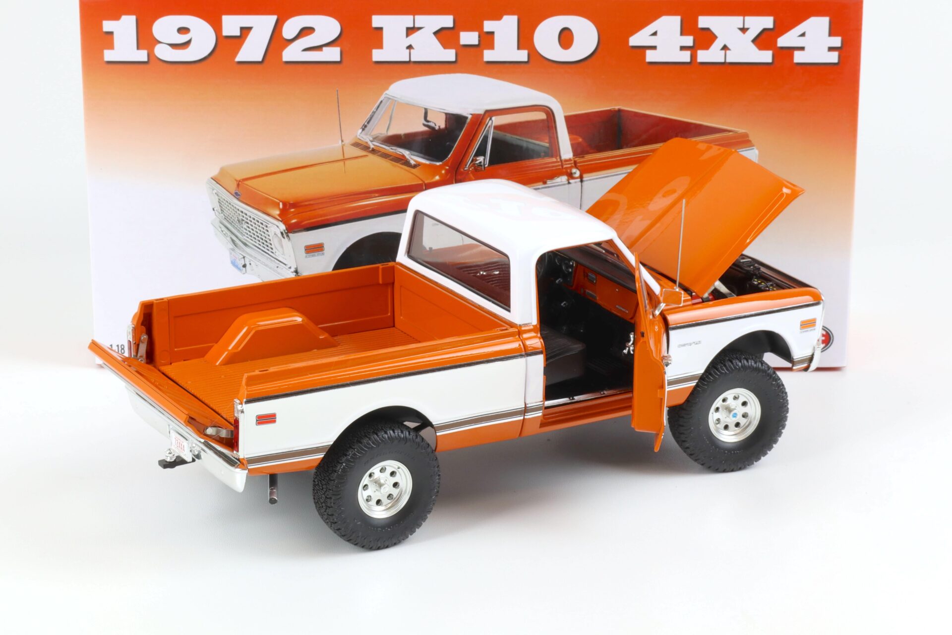 1:18 ACME 1972 Chevrolet K-10 4x4 Pick-Up 35" Offroad tires orange/ white