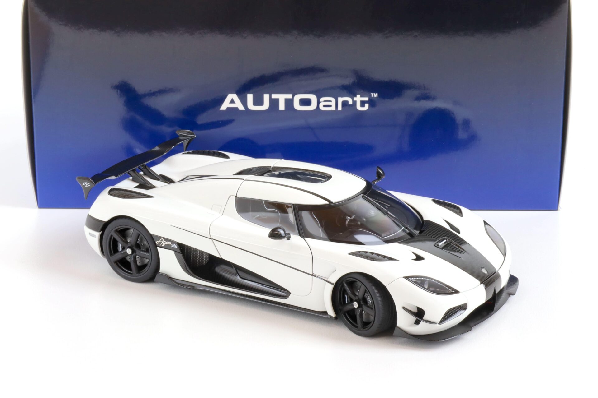 1:18 AUTOart Koenigsegg Agera RS white/ black accents 79021