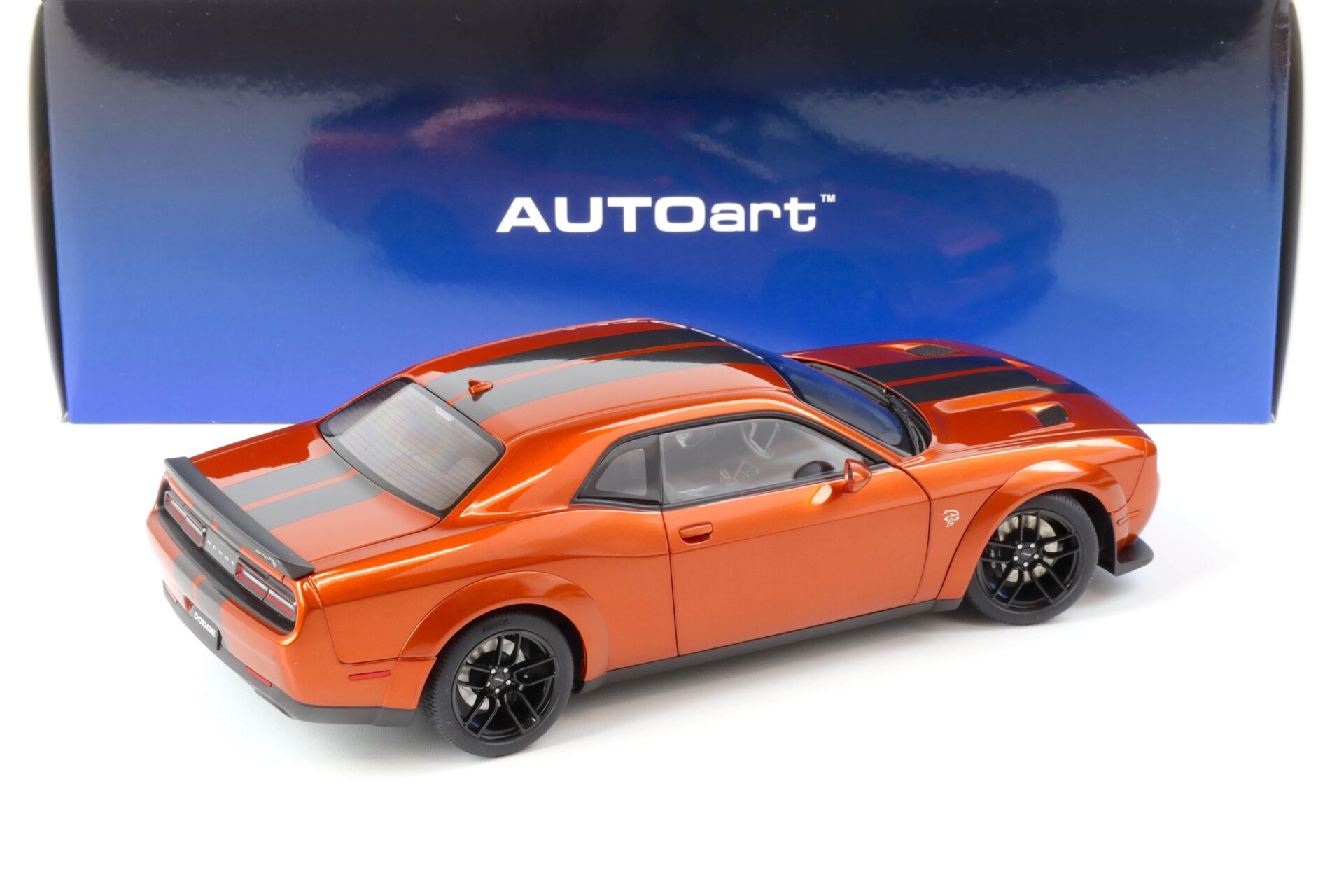 1:18 AUTOart Dodge Challenger SRT HELLCAT Widebody Sinamon Stick/ Dual Gunmetal