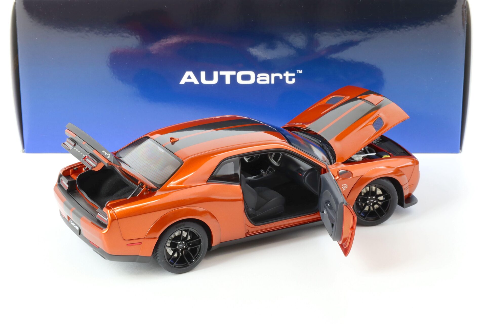 1:18 AUTOart Dodge Challenger SRT HELLCAT Widebody Sinamon Stick/ Dual Gunmetal
