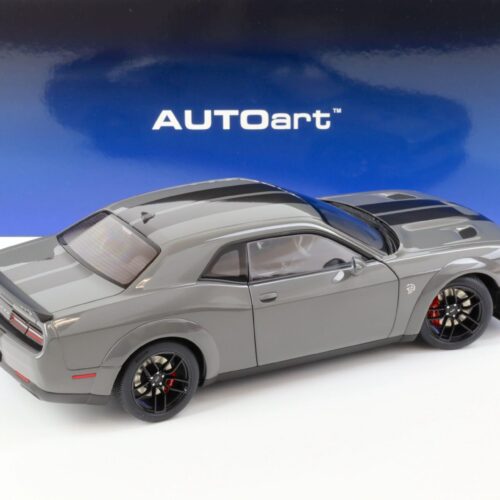 1:18 AUTOart Dodge Challenger SRT HELLCAT Widebody Destroyer gray/ Gunmetal - Image 3