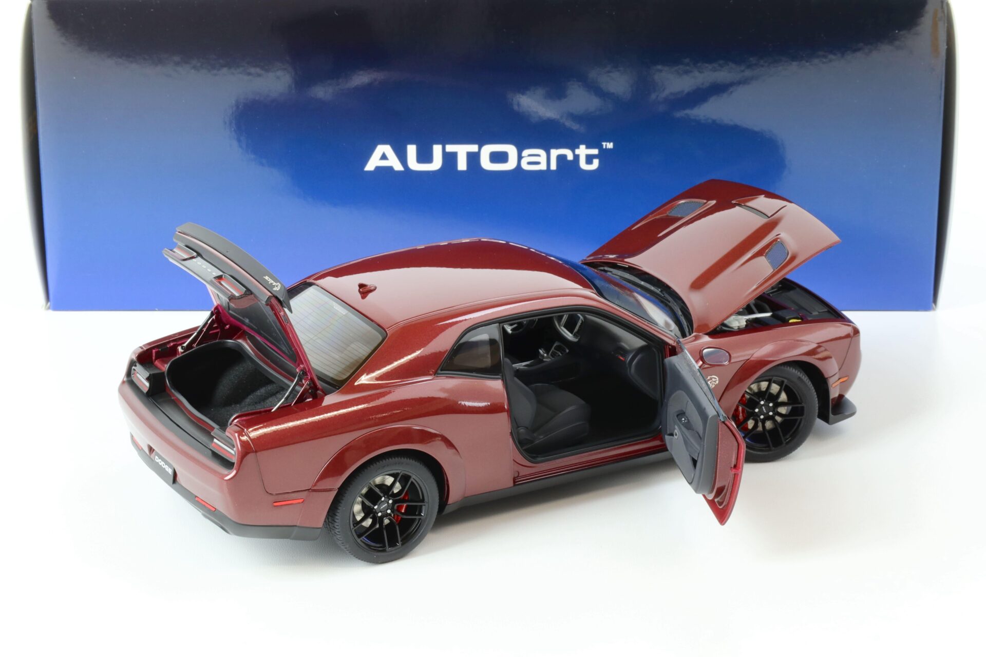 Dodge Challenger SRT Hellcat Widebody 2018 - Octane Red - AutoArt 1/18 Neuve
