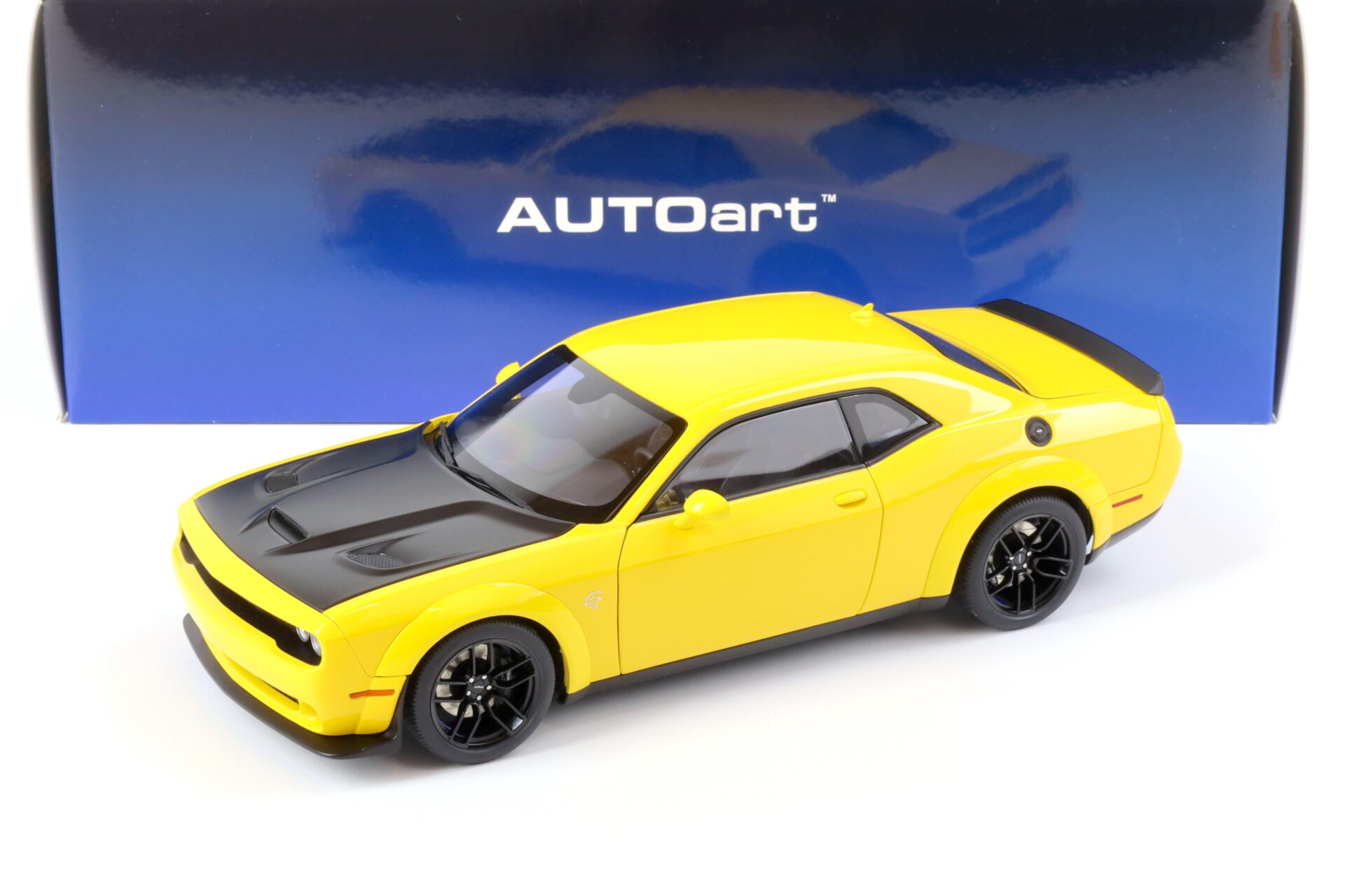 1:18 AUTOart Dodge Challenger SRT HELLCAT Widebody yellow Jacket/ Satin black