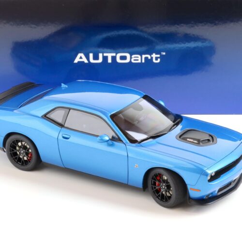 1:18 AUTOart Dodge Challenger 392 Hemi Scat Pack Shaker B5 blue pearl coat