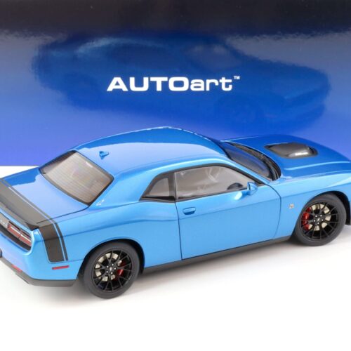 1:18 AUTOart Dodge Challenger 392 Hemi Scat Pack Shaker B5 blue pearl coat