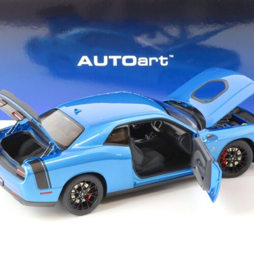 1:18 AUTOart Dodge Challenger 392 Hemi Scat Pack Shaker B5 blue pearl coat