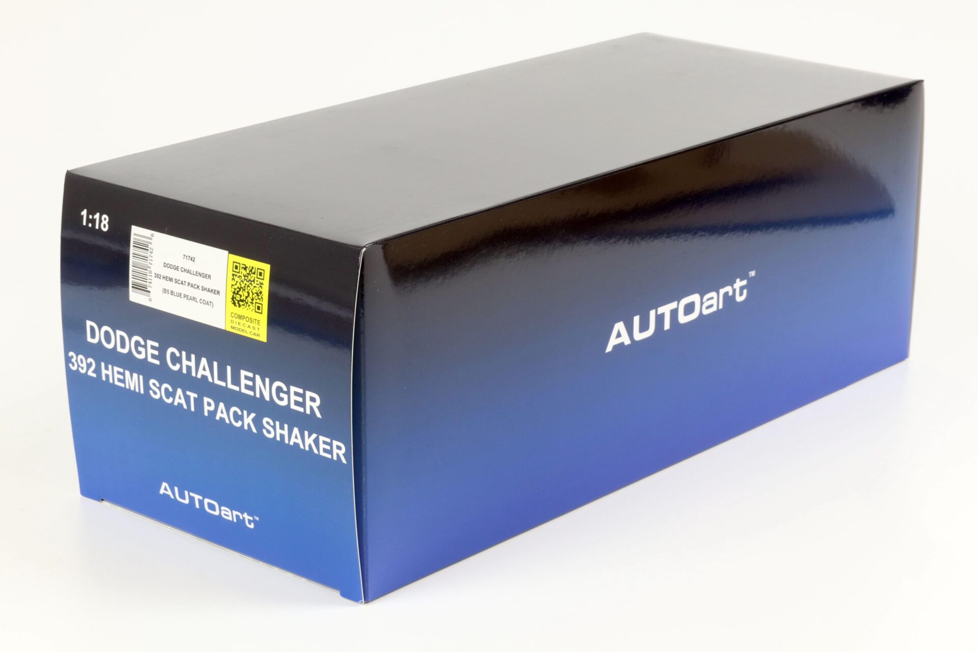 1:18 AUTOart Dodge Challenger 392 Hemi Scat Pack Shaker B5 blue pearl coat