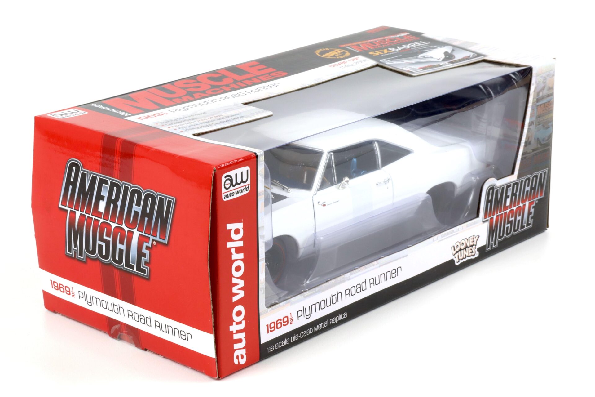 1:18 Auto World 1969 1/2 Plymouth Road Runner LOONEY TUNES white