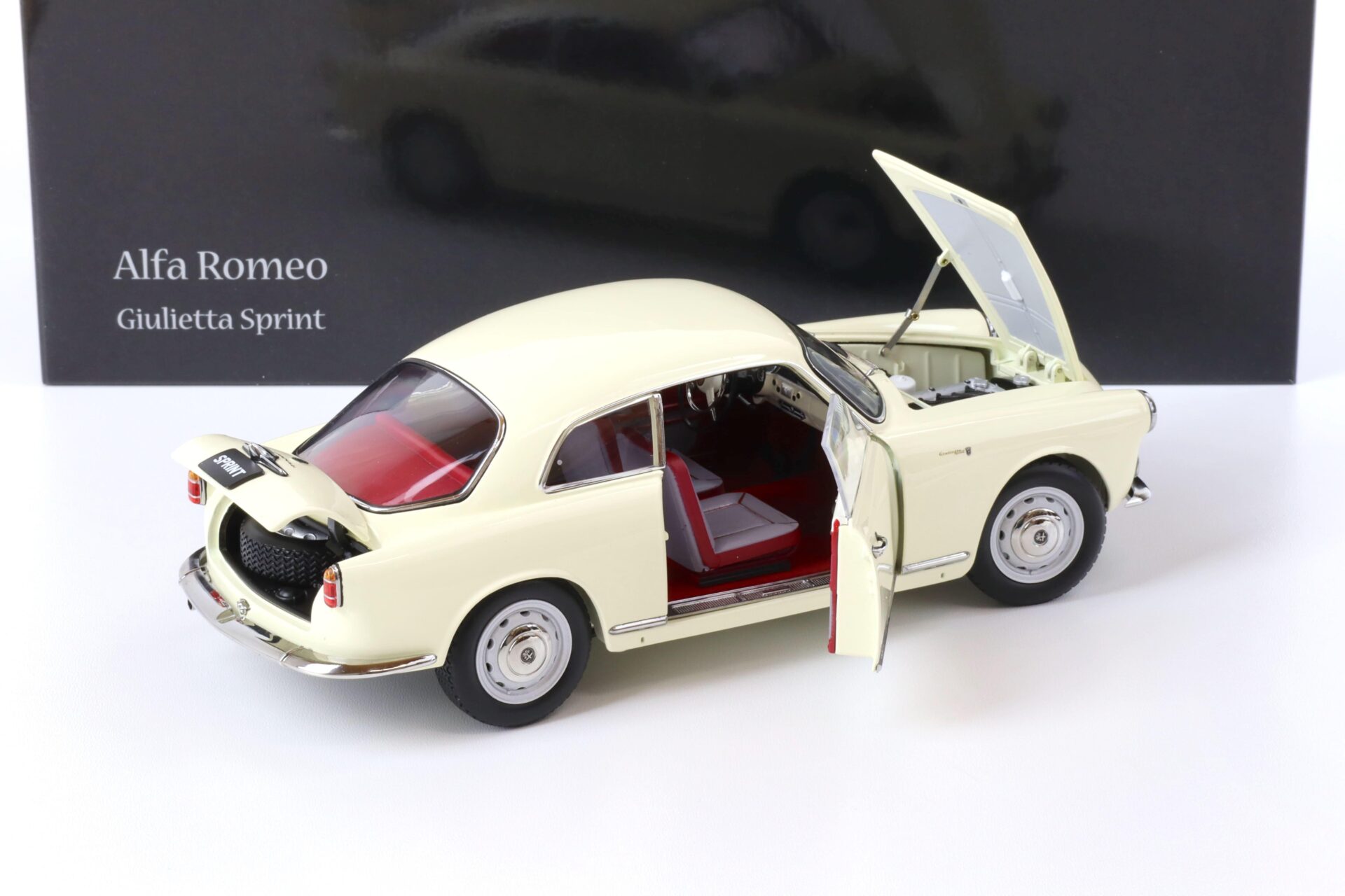 1:18 Kyosho 1954 Alfa Romeo Giulietta Sprint white 08957W