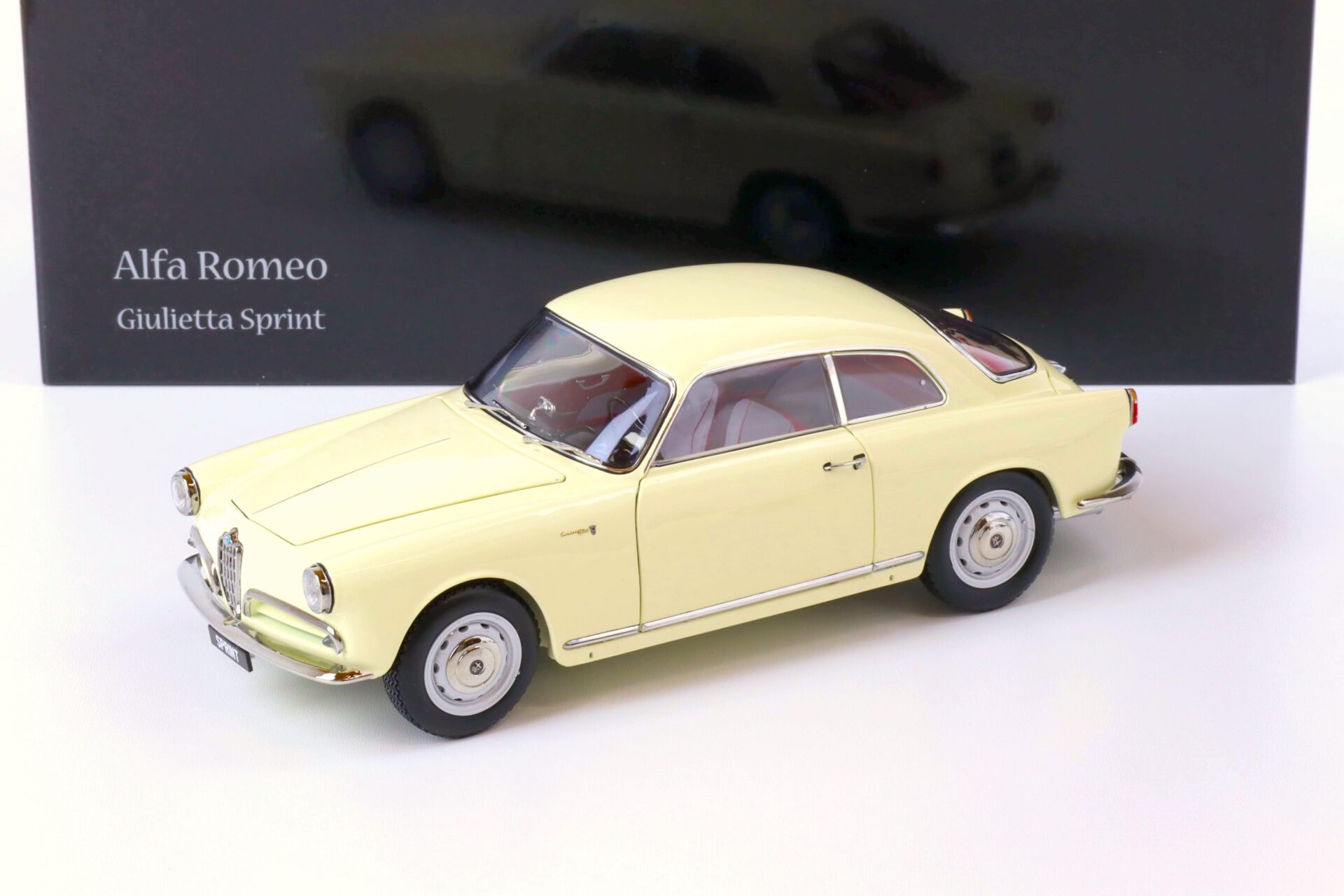 1:18 Kyosho 1954 Alfa Romeo Giulietta Sprint white 08957W