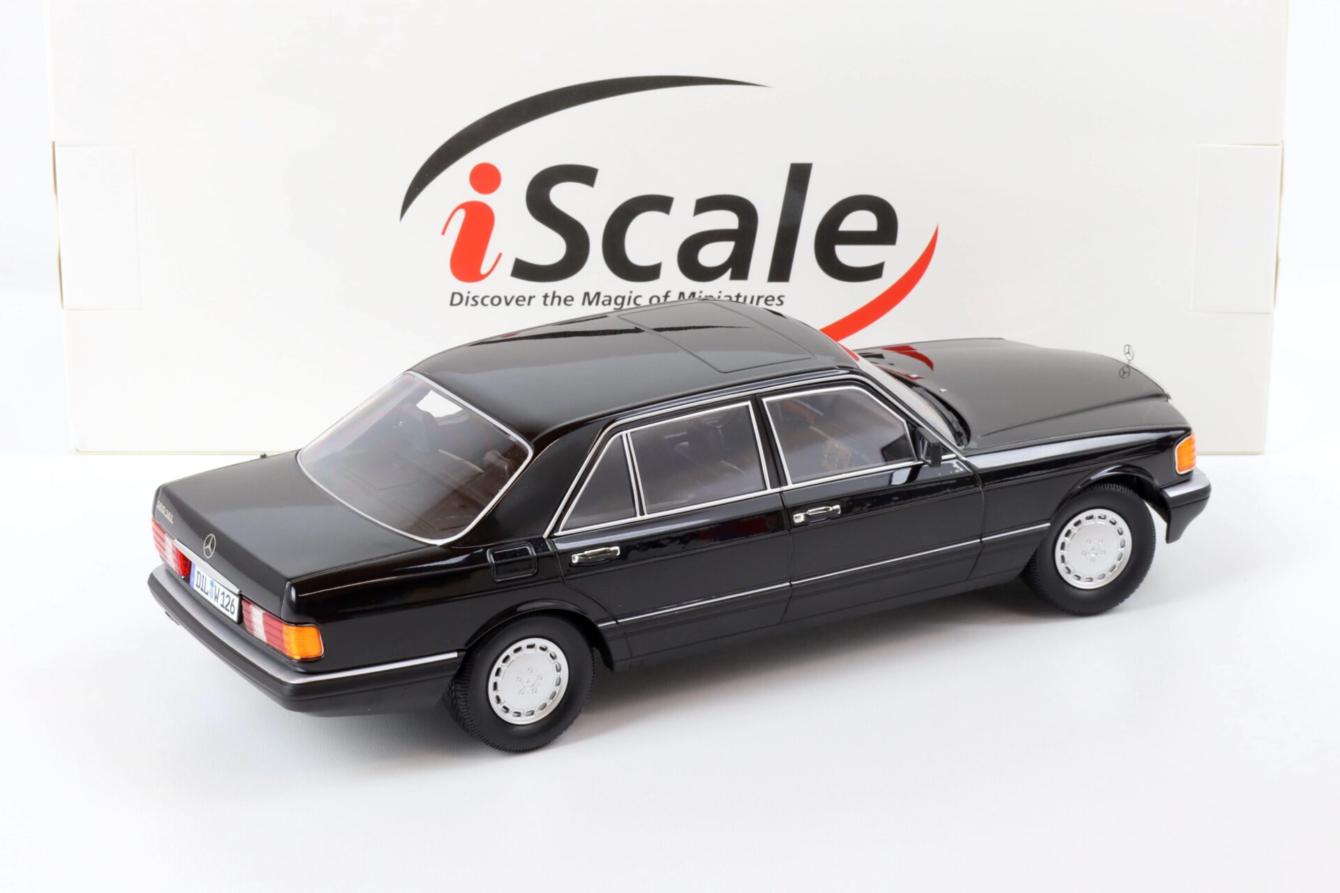 1:18 iScale Mercedes 560 SEL W126 S-Klasse black 1985