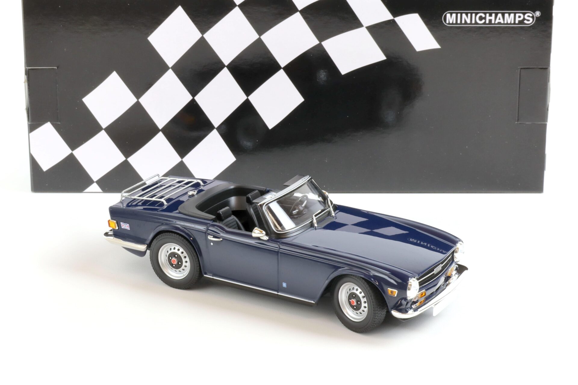 1:18 Minichamps Triumph TR6 Roadster 1969 LHD dark blue