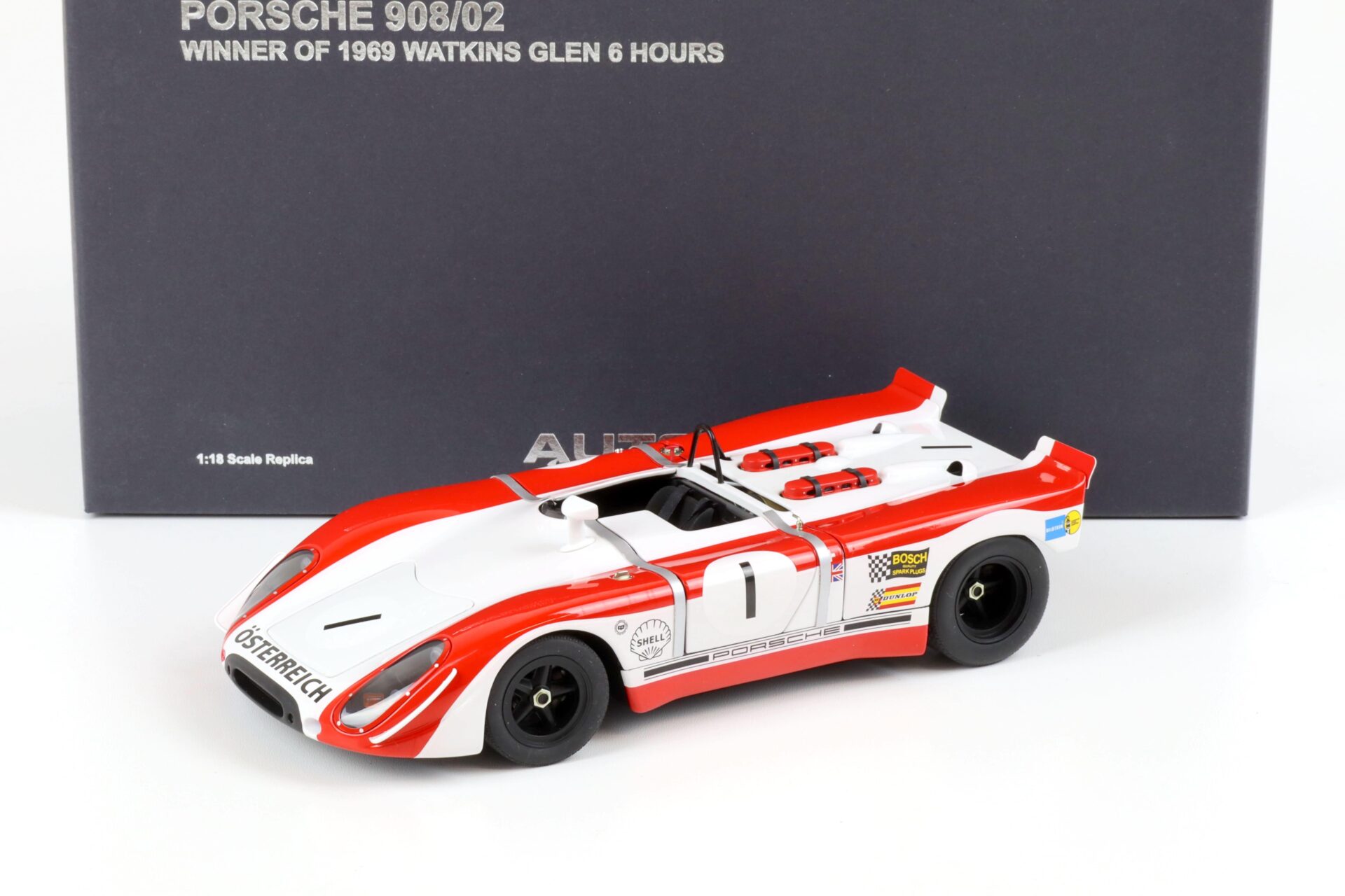 1:18 AUTOart Porsche 908/02 Watkins Glen 1969 Winner Redman Siffert #1